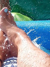 Hydromassage of the feet