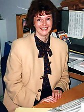 Smiling MILF wants to blowjob the boyfriend