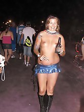 French aged girl spreading her pussy lips